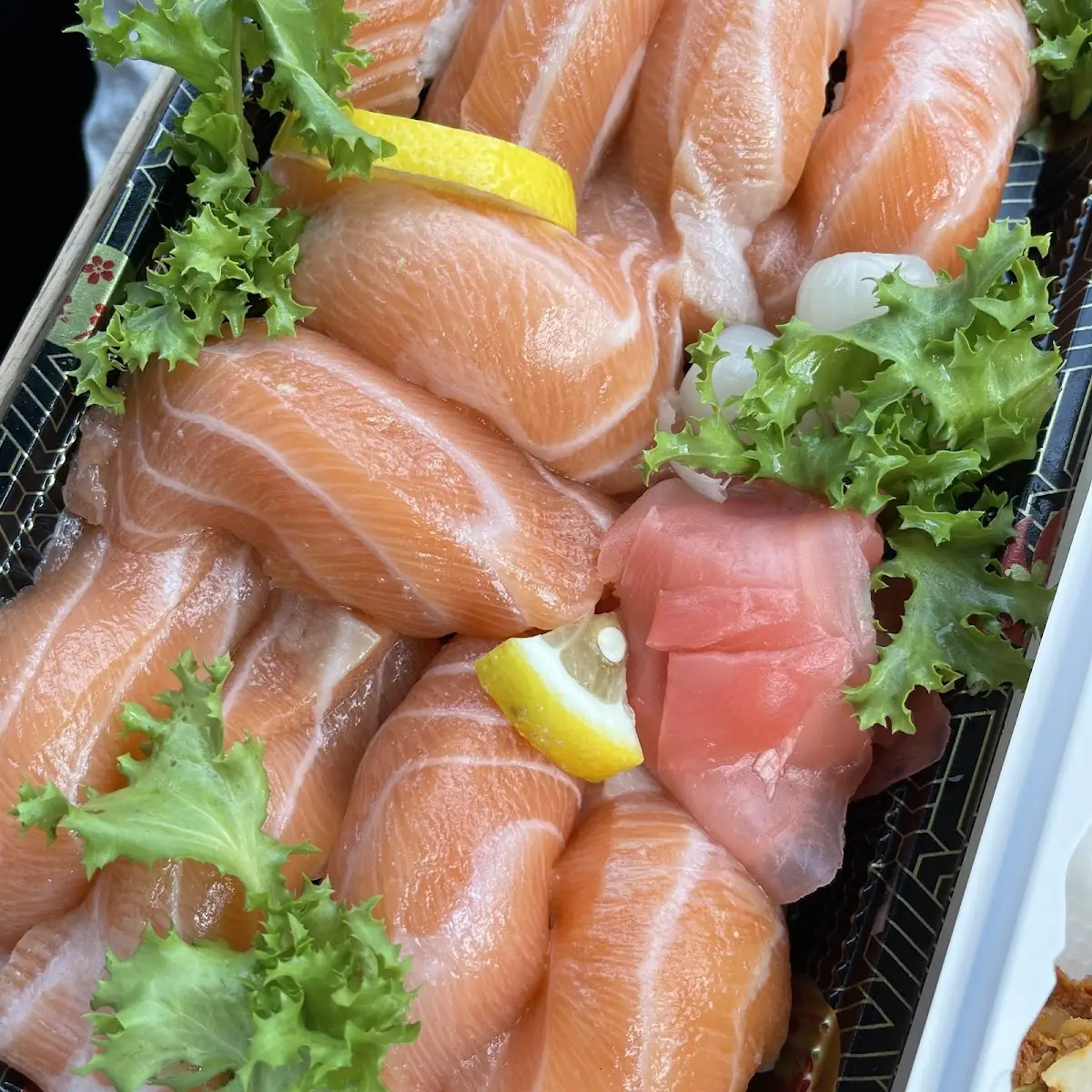 Salmon Sushi 10 Pieces