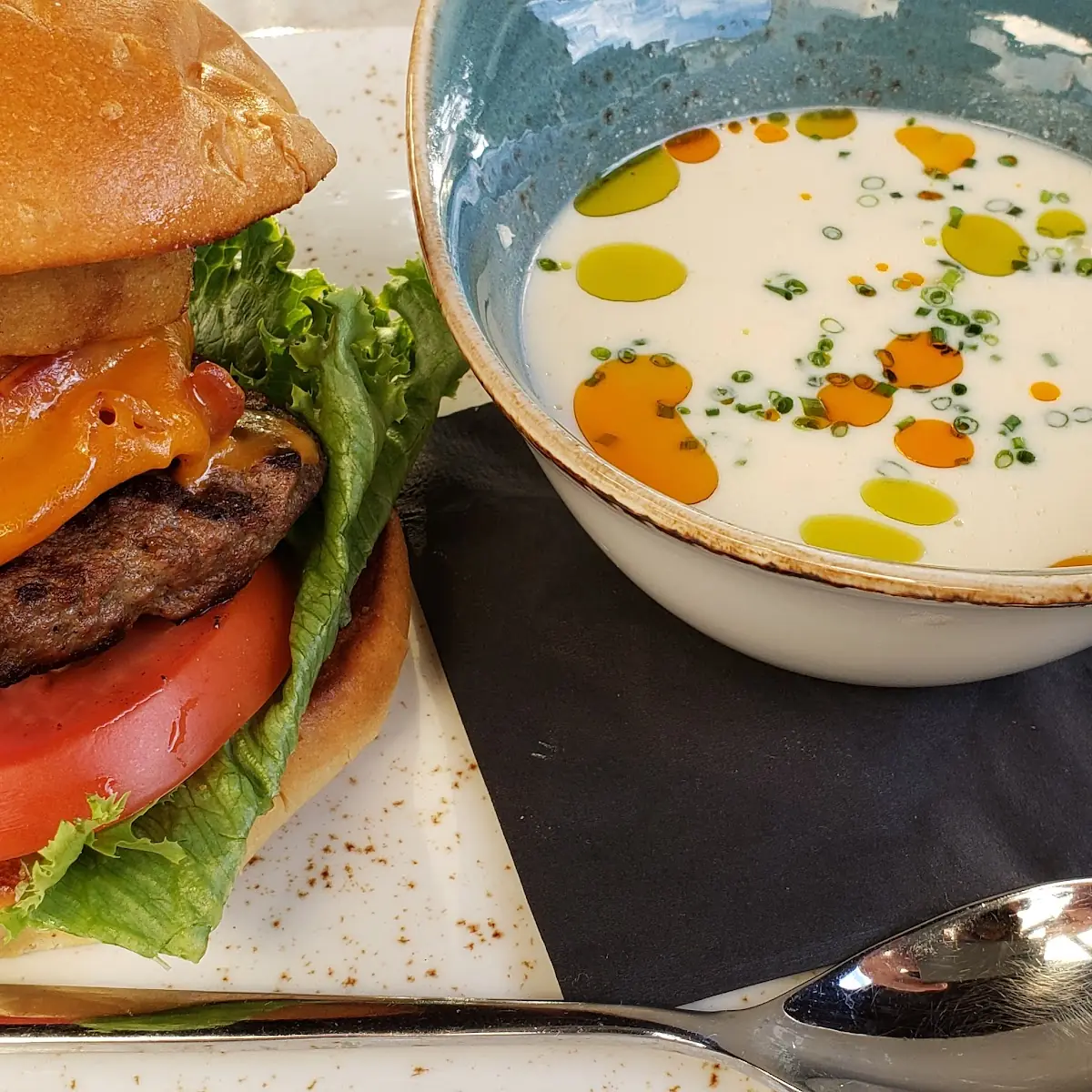 Burger Seafood Chowder, Braxton's