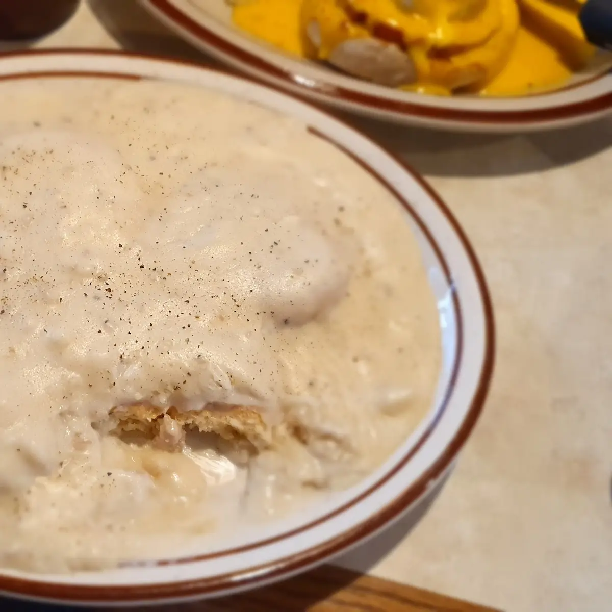 Home-Made Country Biscuits and Gravy