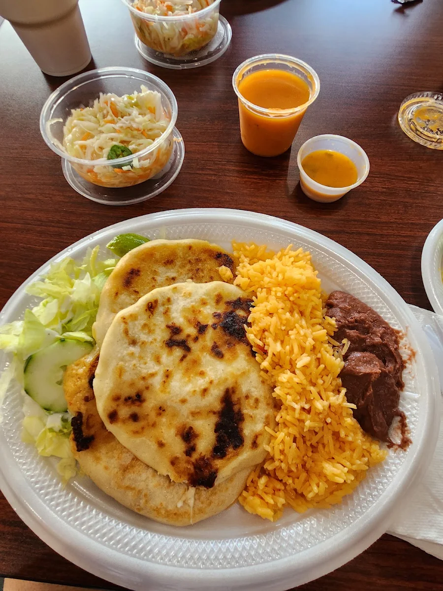 Pupusa Plate