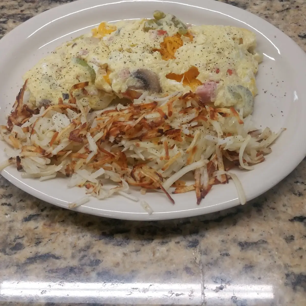 Western Omelet w Hashbrowns