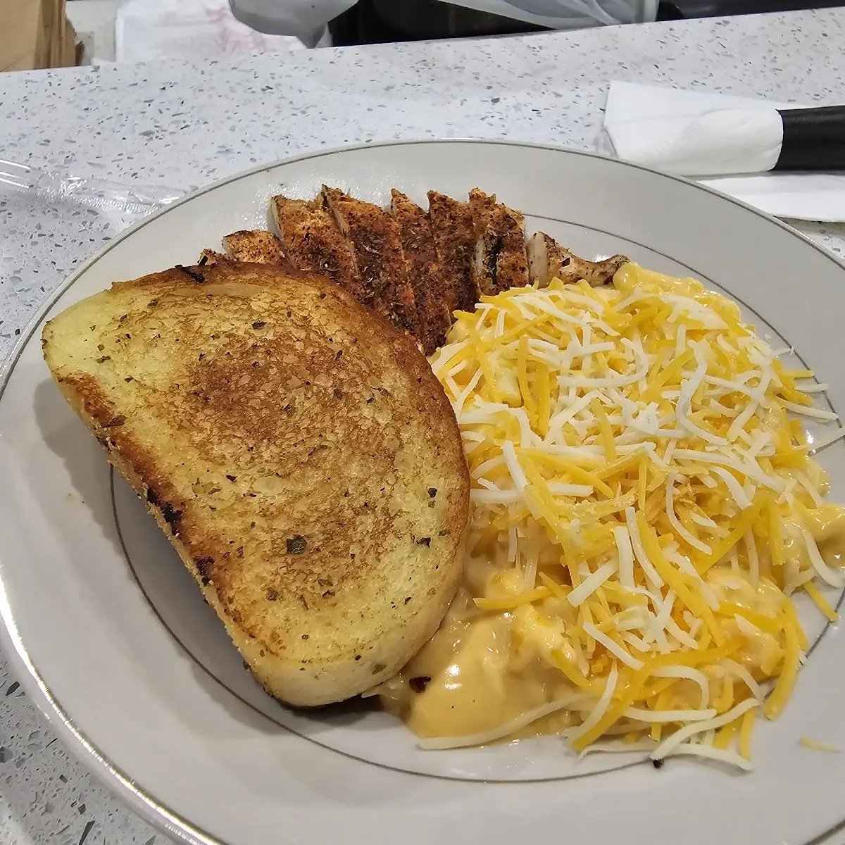 Blackened Chicken Mac and Cheese