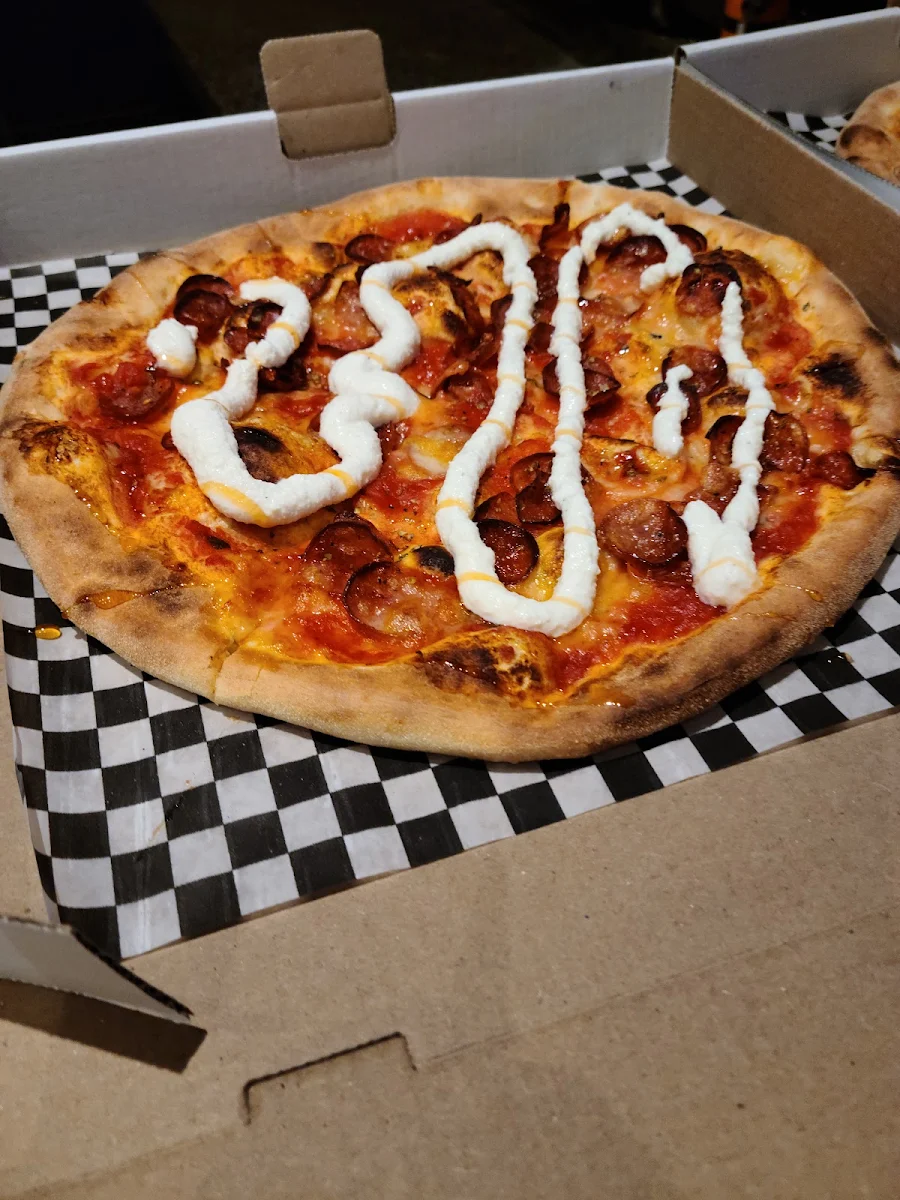 Pepperonin Deluxe, Pizzeria Gusto