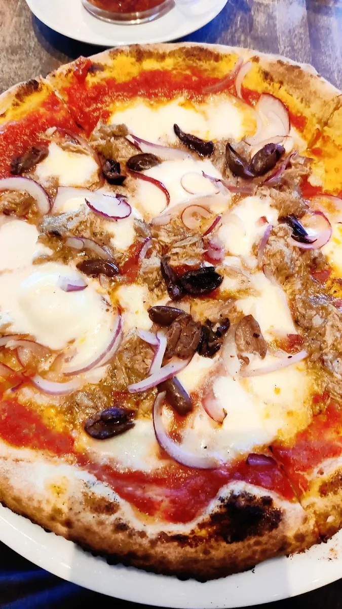 Pizzas, Pizzeria Gusto