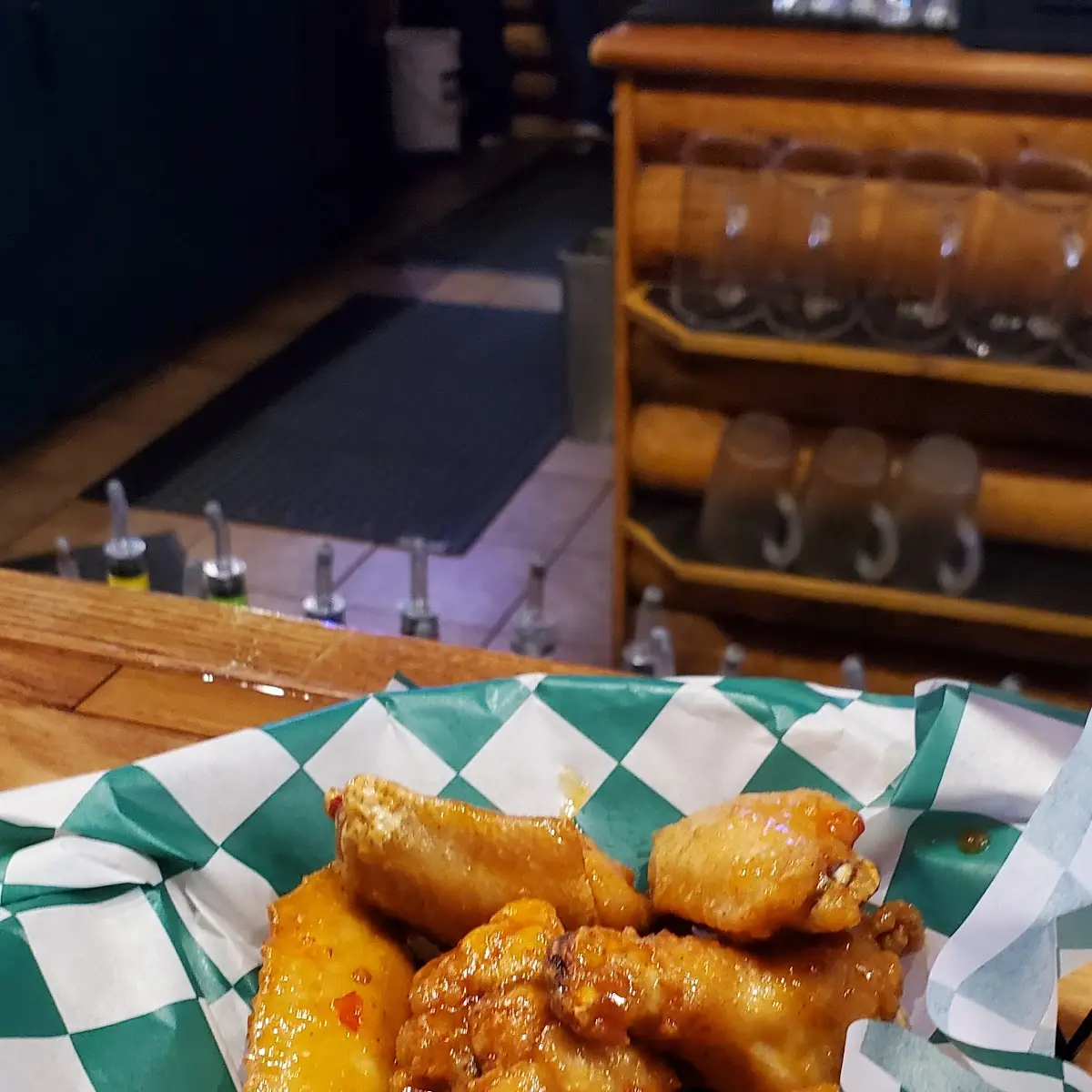 Paragon's Famous Jumbo Wings