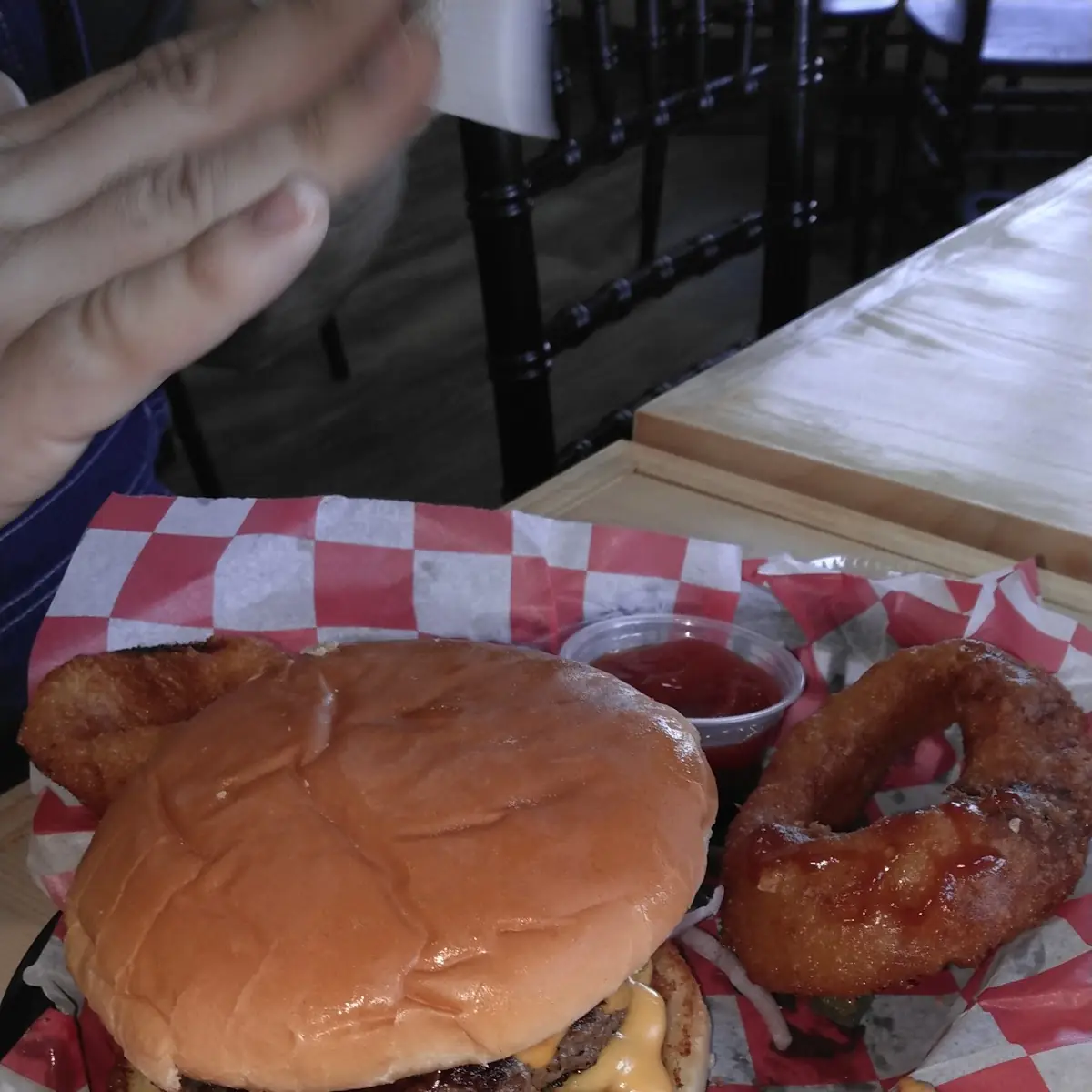 Cheeseburger and Onion Rings