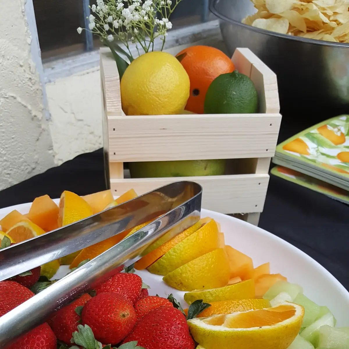 Fresh Fruit & Cream