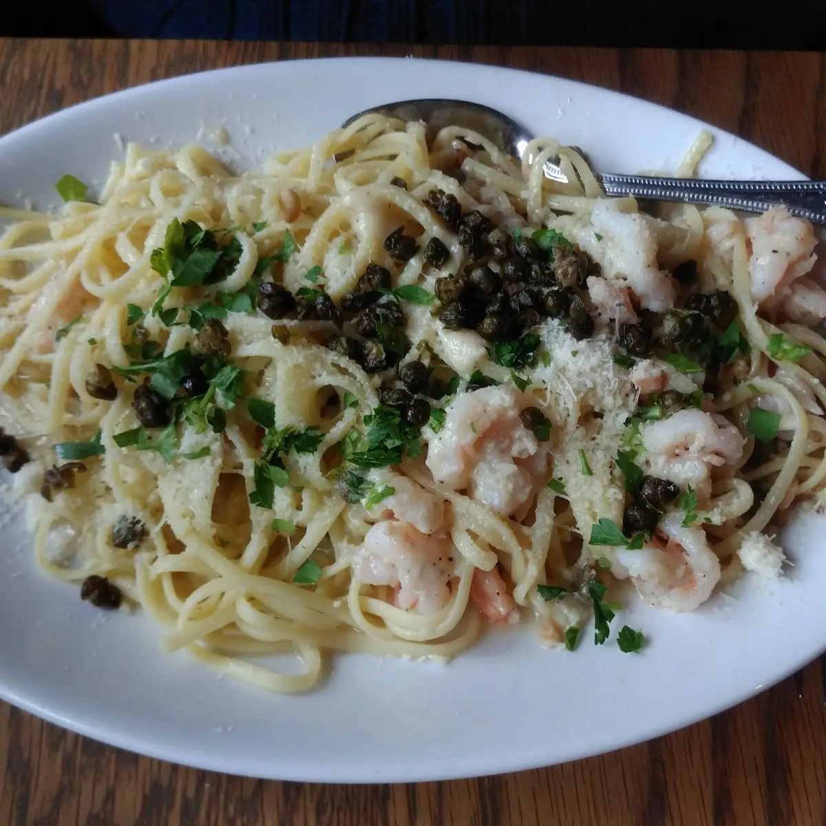 Linguini with Prawns and White Wine Sauce