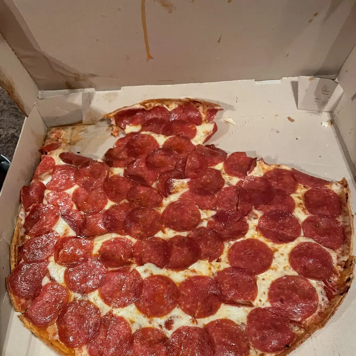 Large Thin Crust Pepperoni Pizza