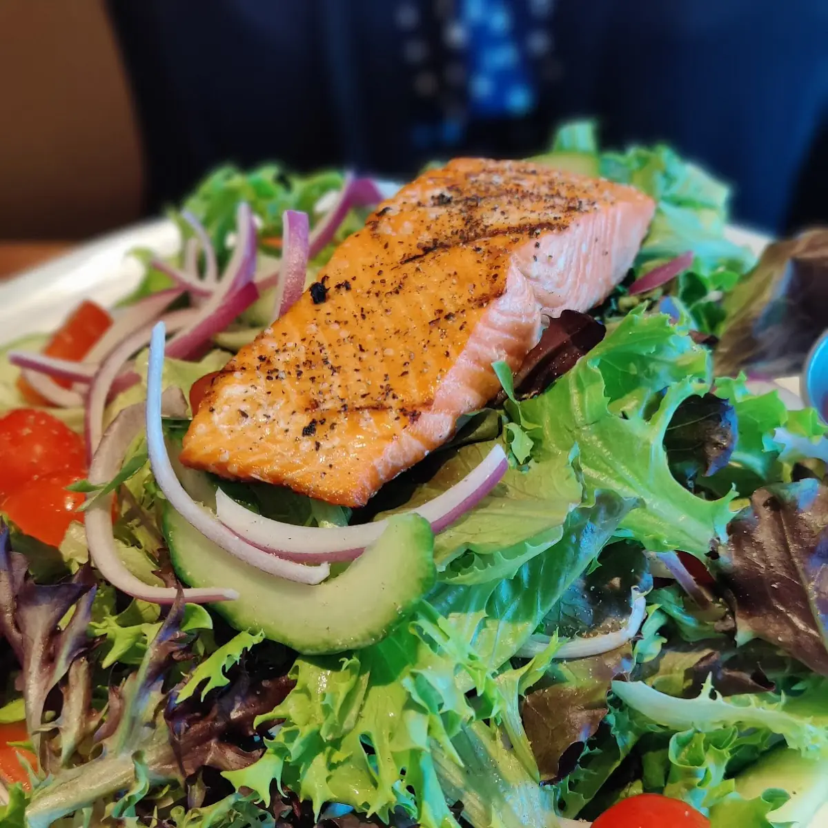 Grilled Salmon Salad