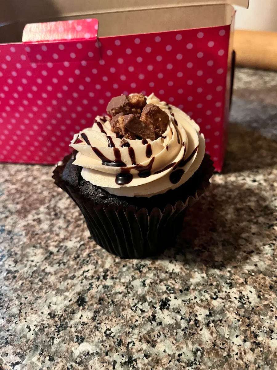 PB and Chocolate Cupcake