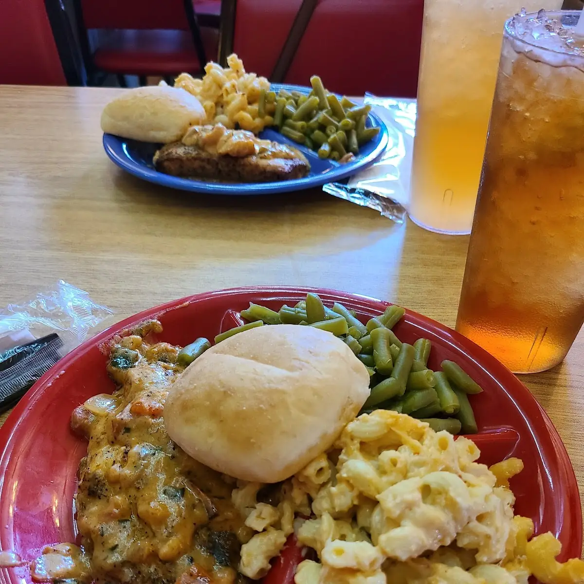 Blackened Catfish Mac & Cheese and Green Beans