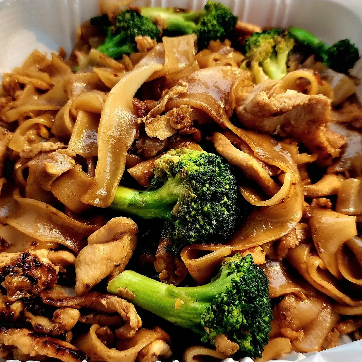 Pad See EW w Chicken