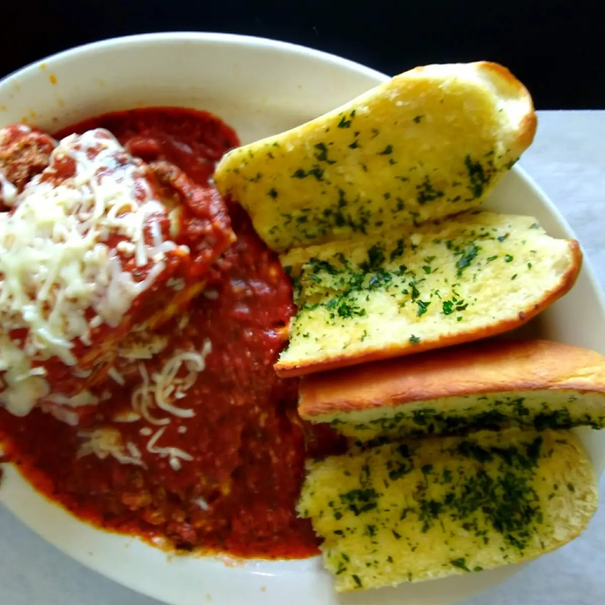 Lasagna with Garlic Bread