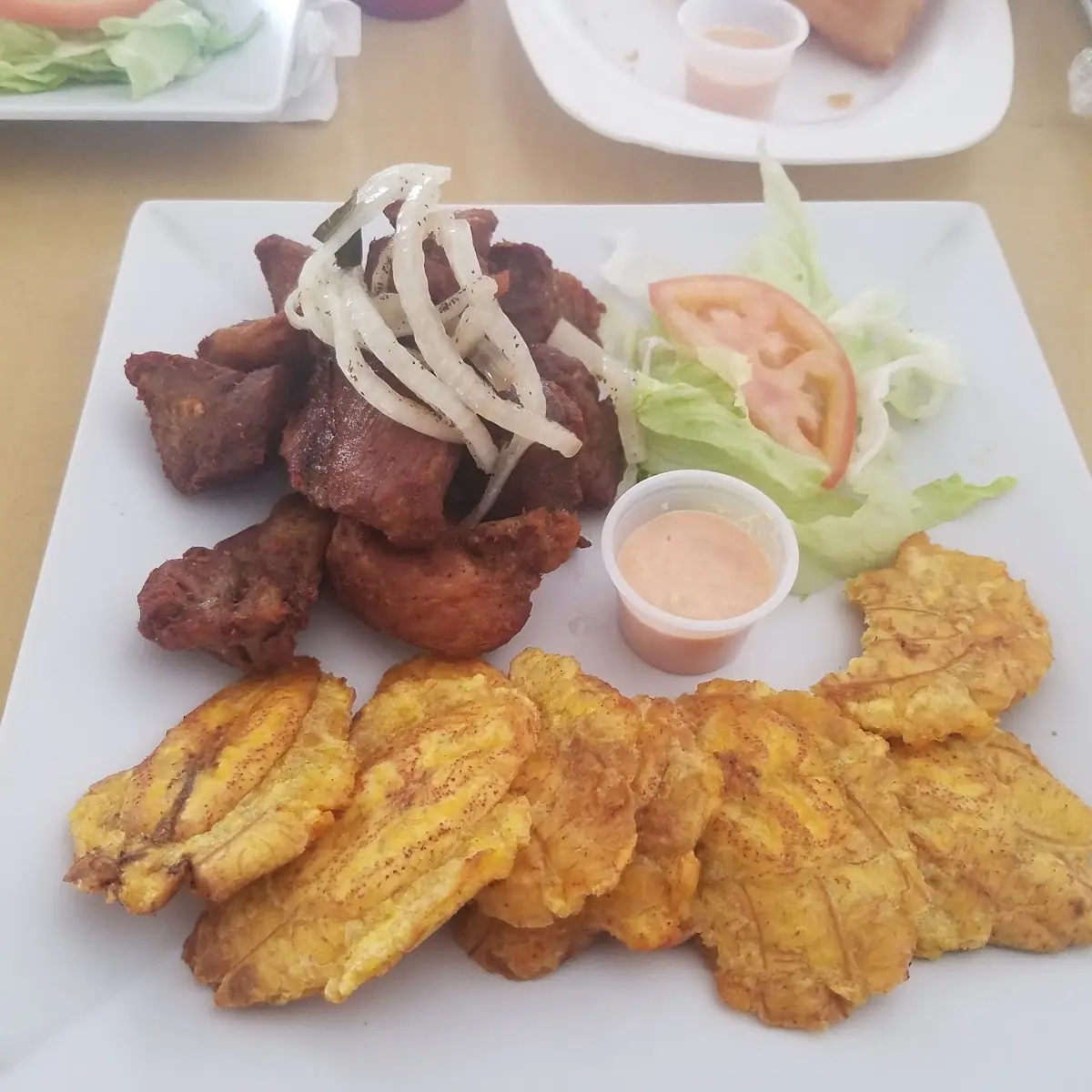 Carne Frita Con Tostones