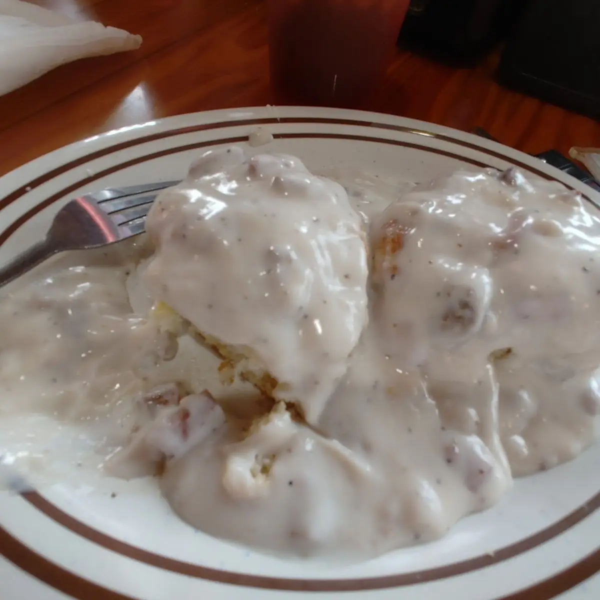 Tom's Biscuits & Sausage Gravy
