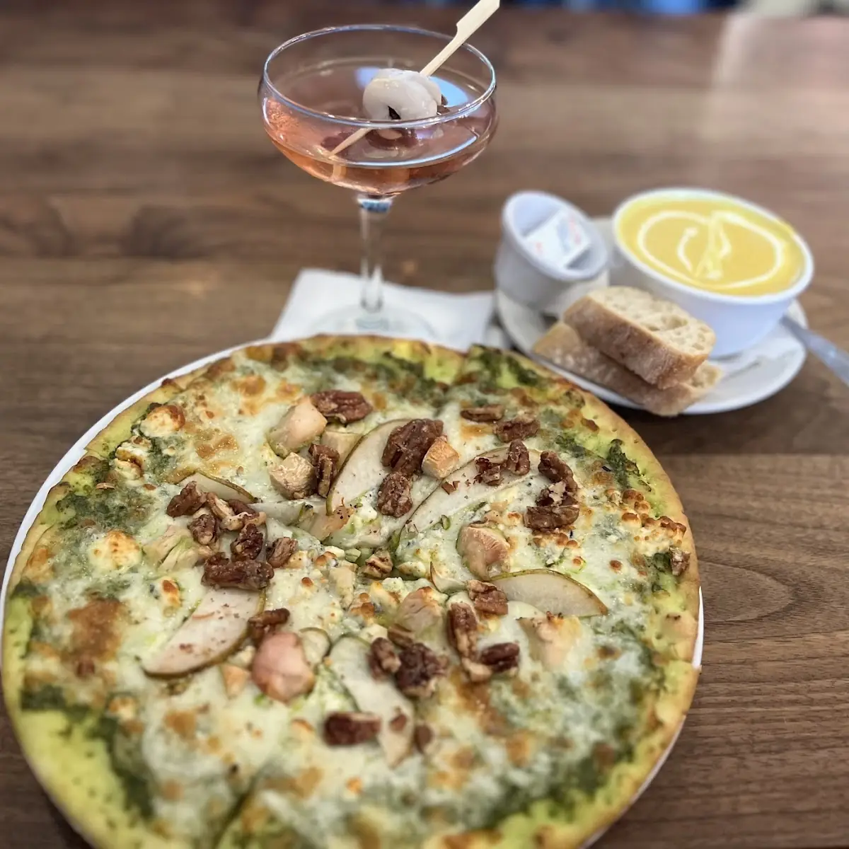 Wild Pear Chicken Pizza