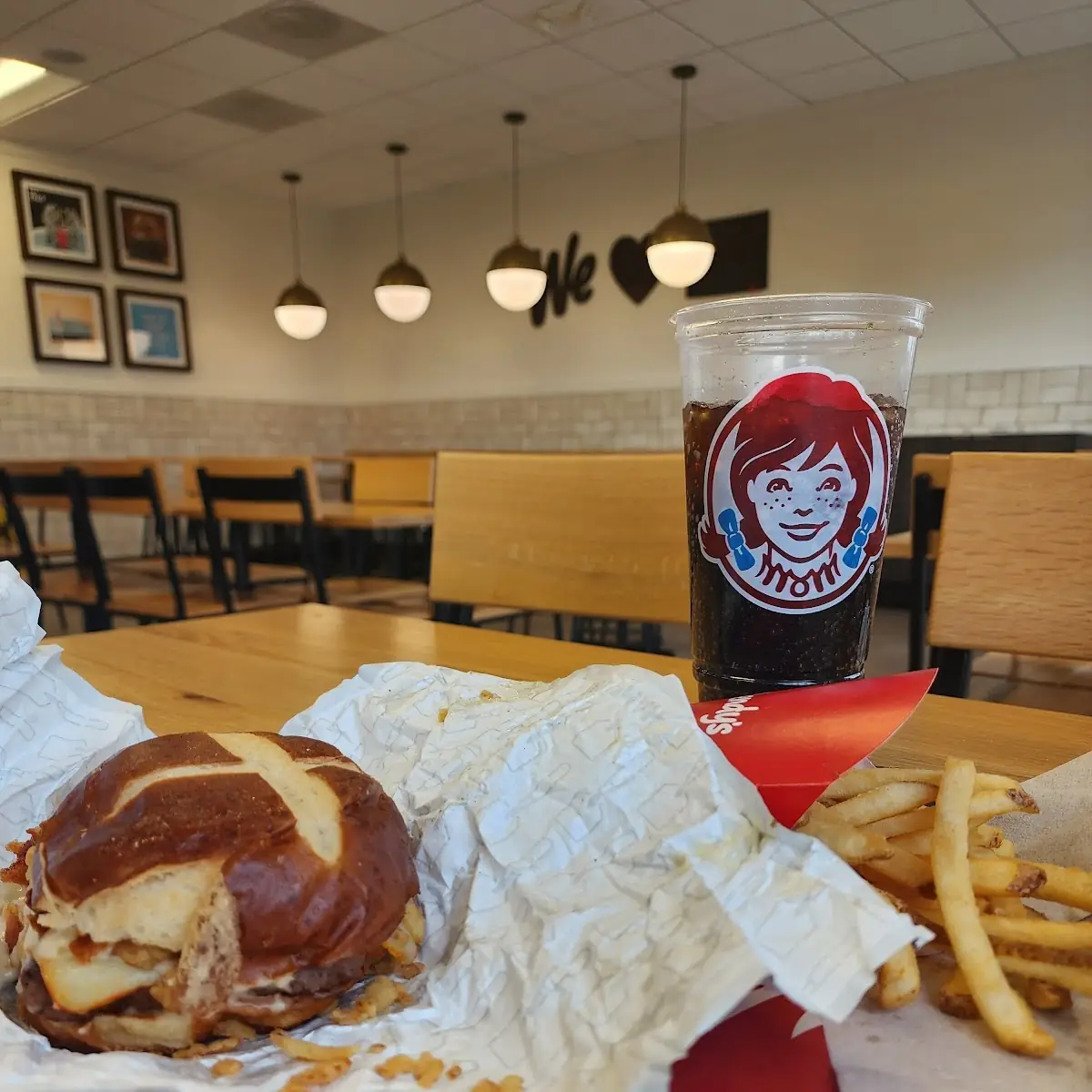 Pretzel Bacon Cheeseburger Combo N°8