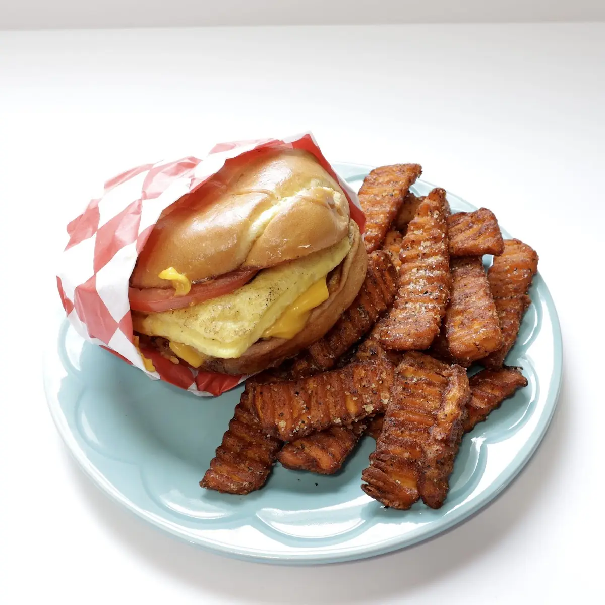 Brunch Burger w Sweet Potato Fries