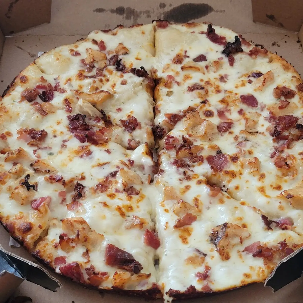 Alfredo Pan Pizza