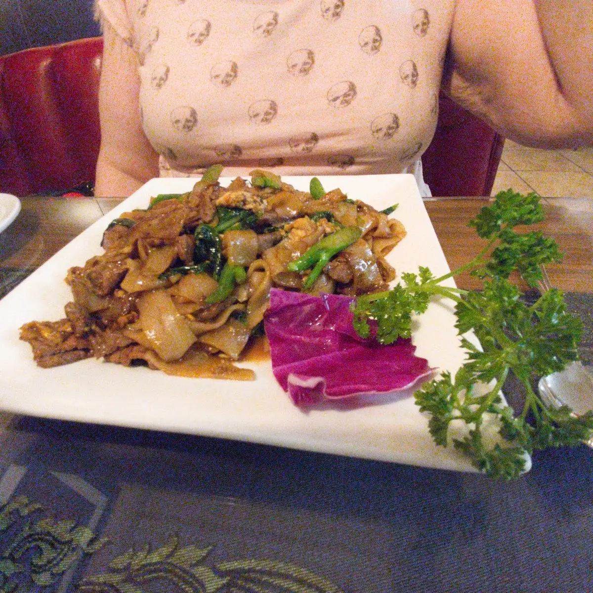 Pad Kee Mao Sen Yai