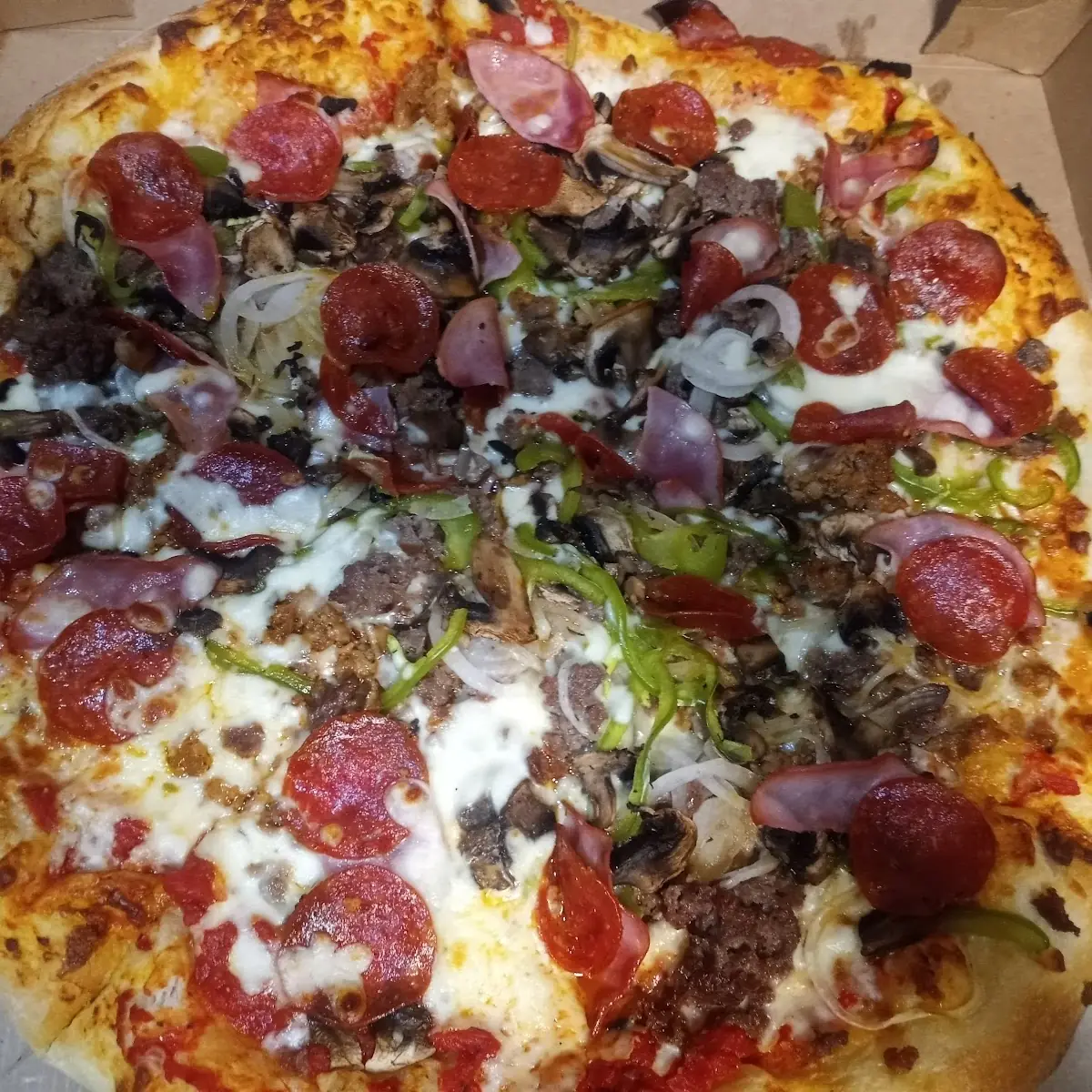 Deluxe Pizza