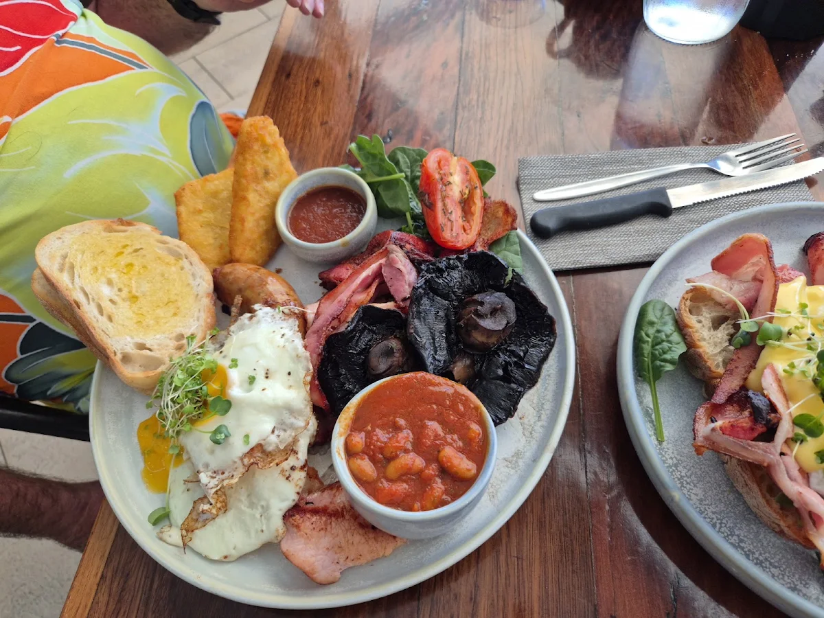 Big Breakfast, Salt Cafe Urangan