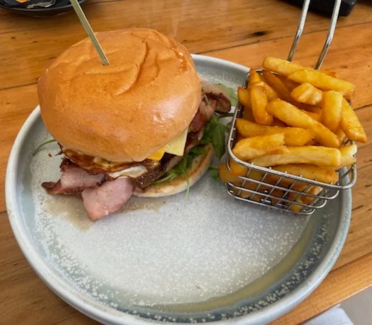 Brunch Burger, Salt Cafe Urangan