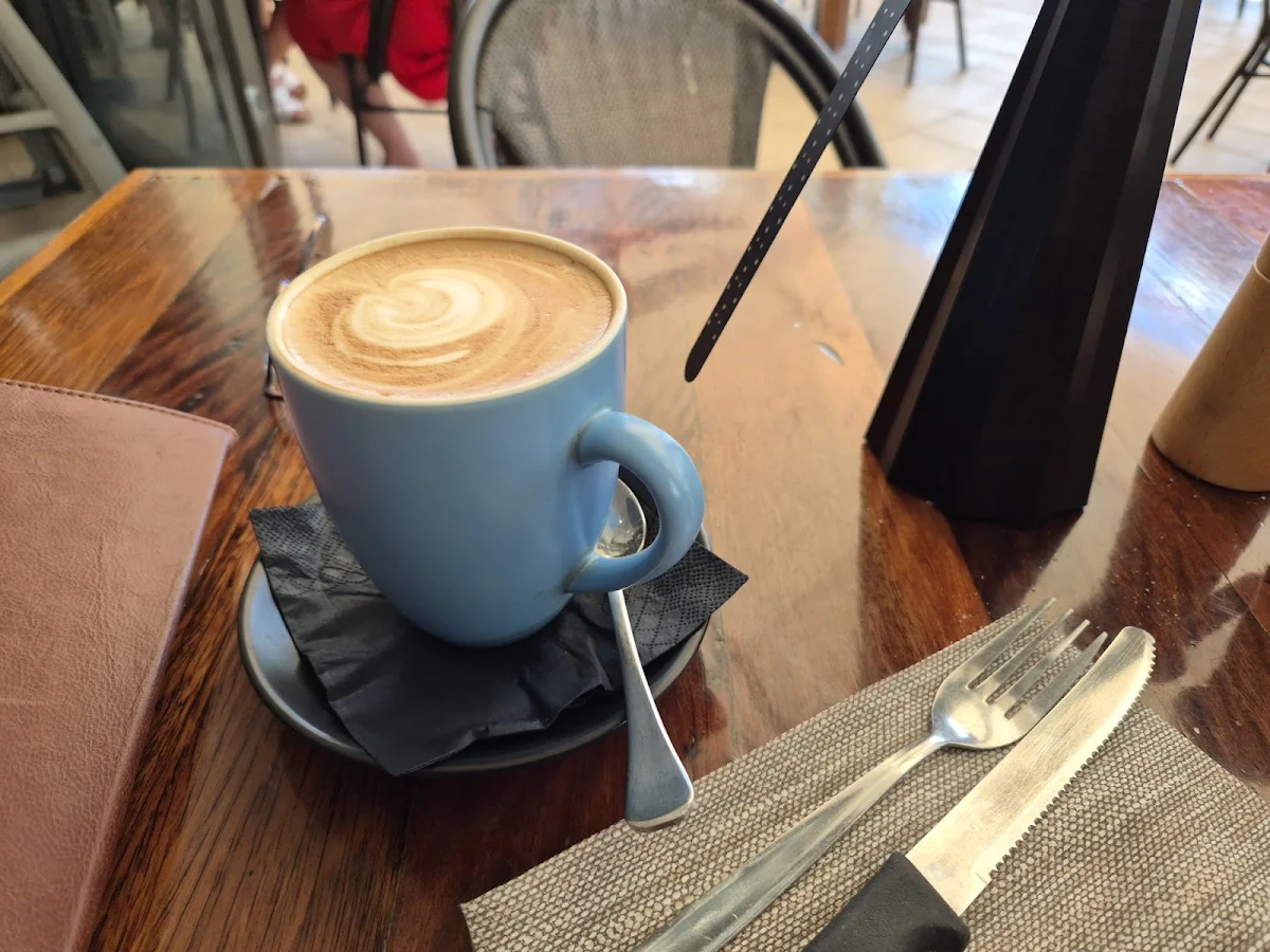 Flat White, Salt Cafe Urangan