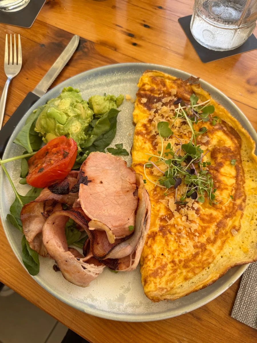 Salmon Omelette, Salt Cafe Urangan