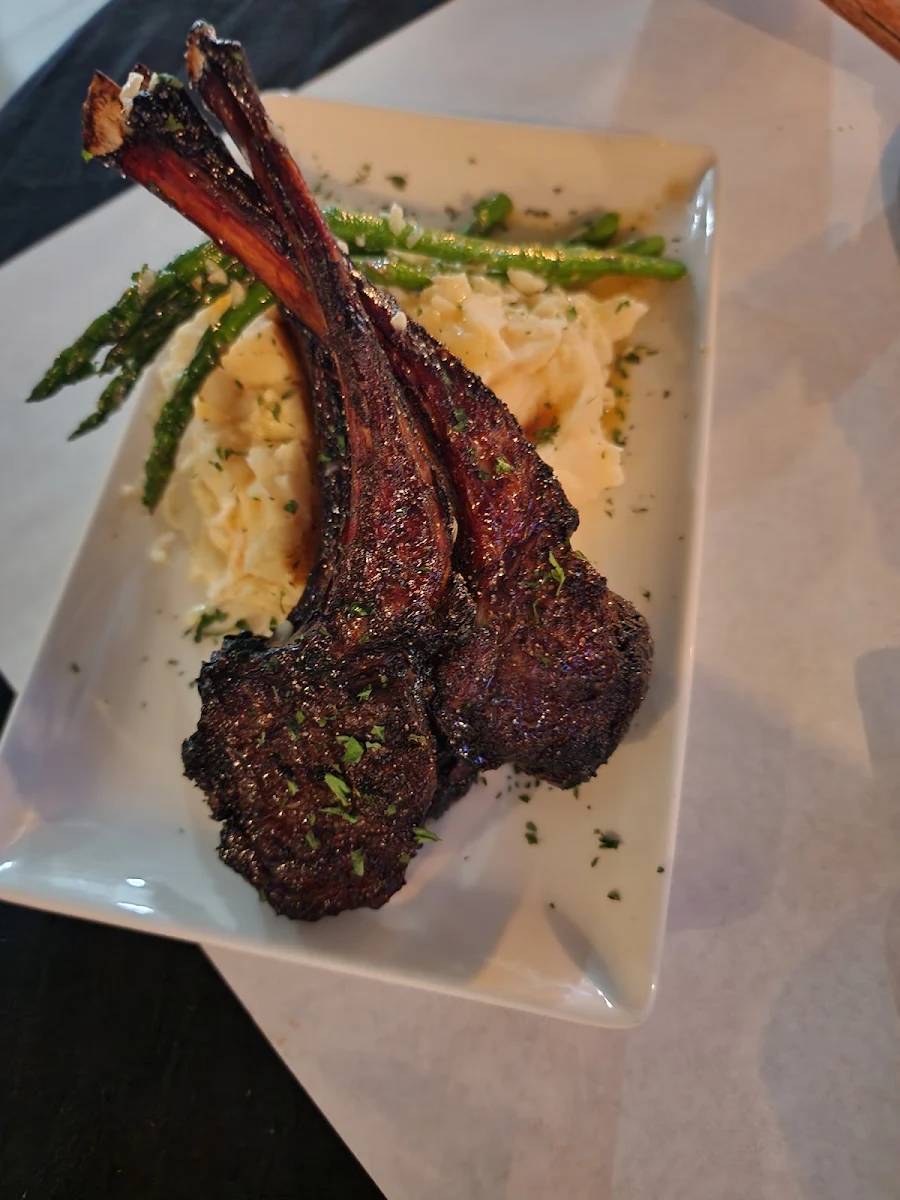 Lamb Chops with Mashed Potatoes