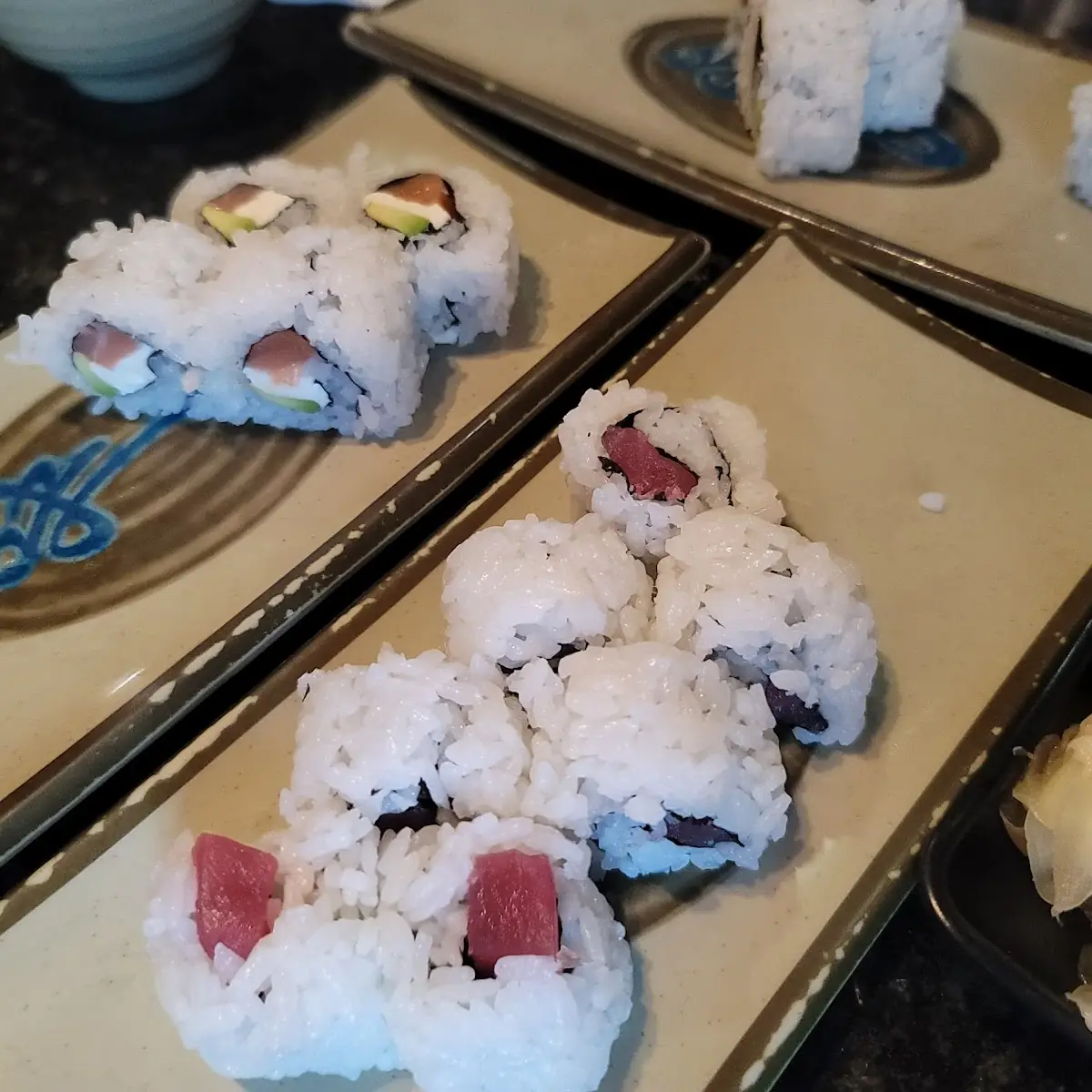 Hamachi Roll