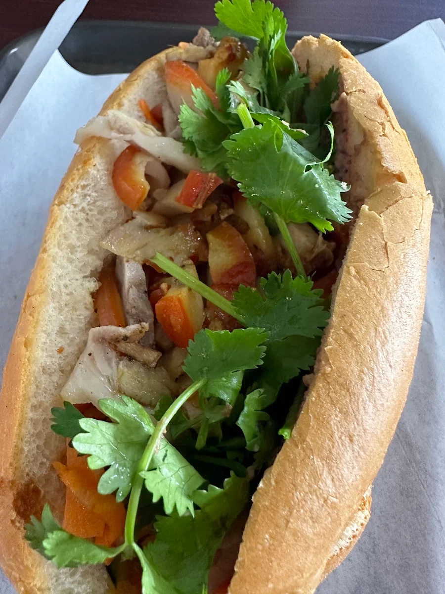 Bánh Mì Thịt Khìa