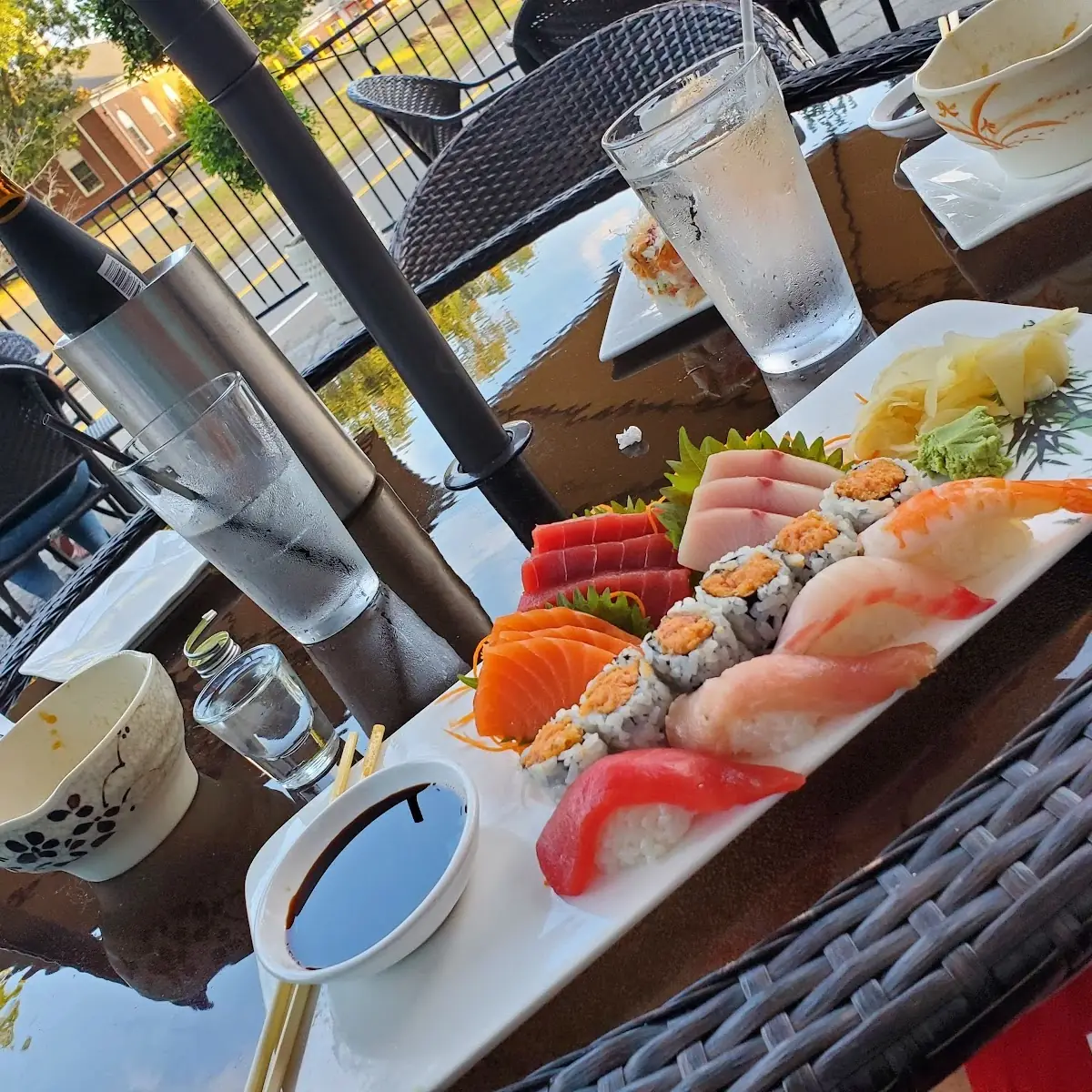 Sushi & Roll Party Tray