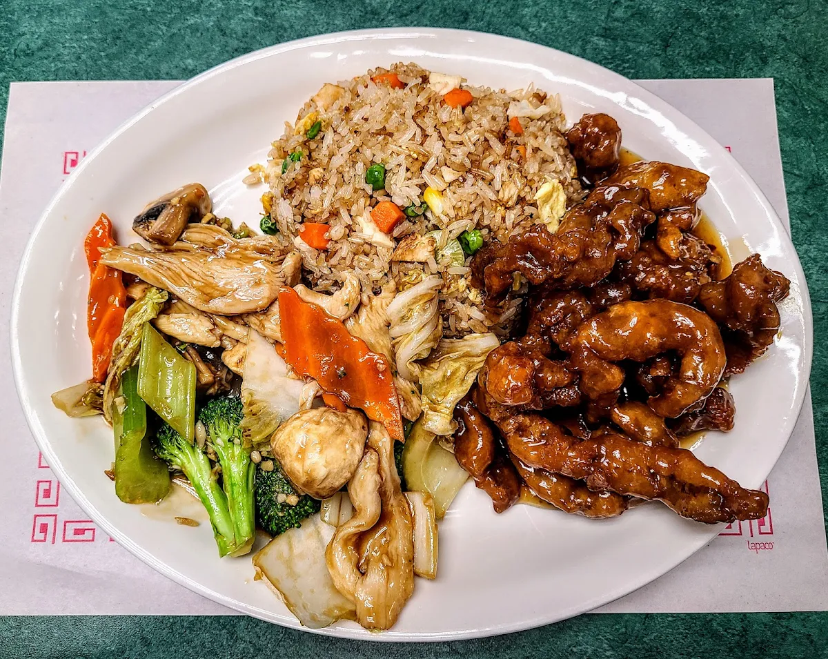 Highlights, Harvest Heights Restaurant