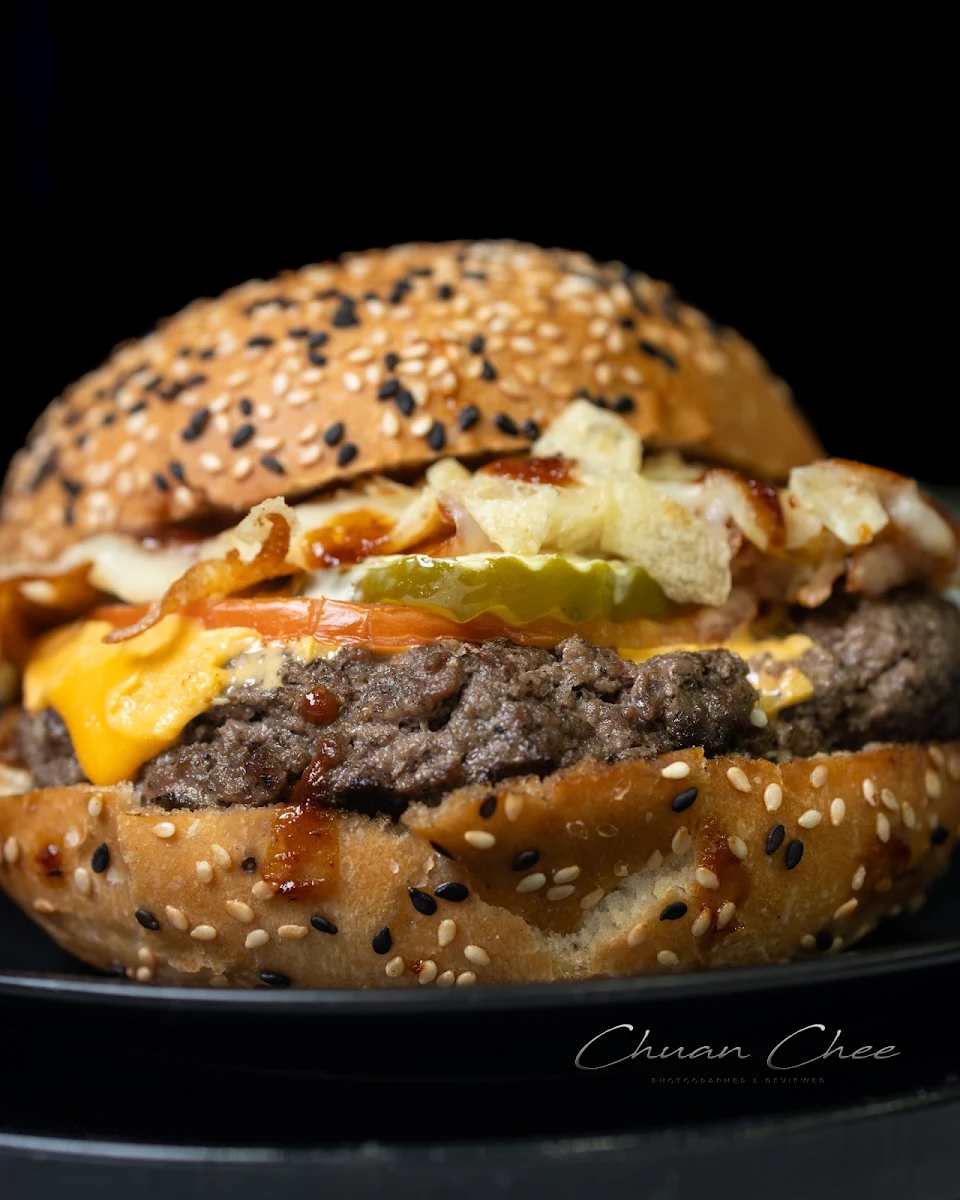 Big Deal Cheeseburger, Grill Gate