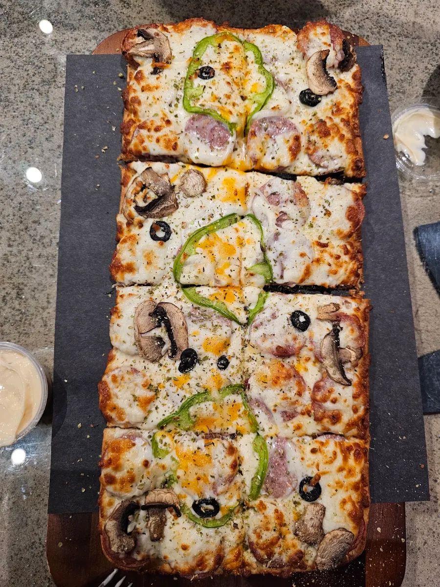 Sausage Pizza, Grill Gate