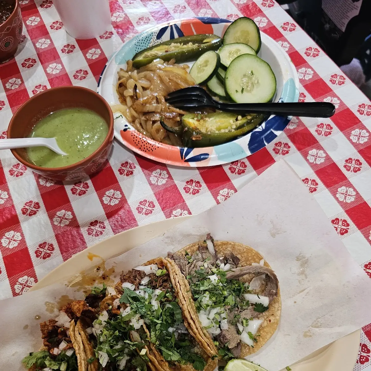 Muy Ricos Tacos Surtidos