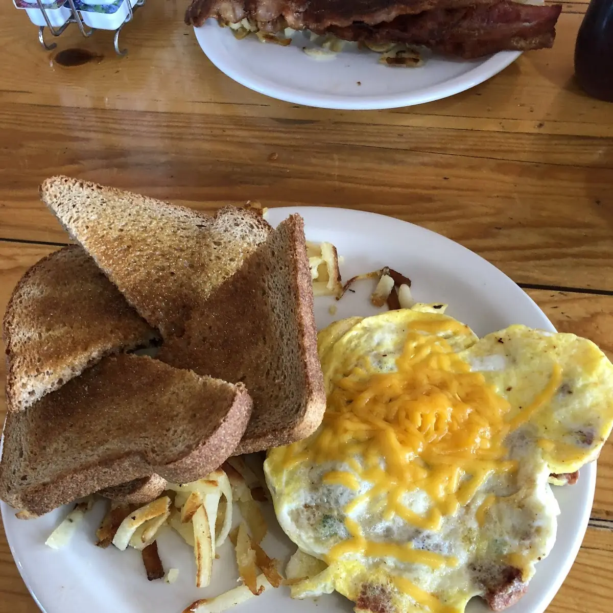 Eggs Hash Browns & Toast
