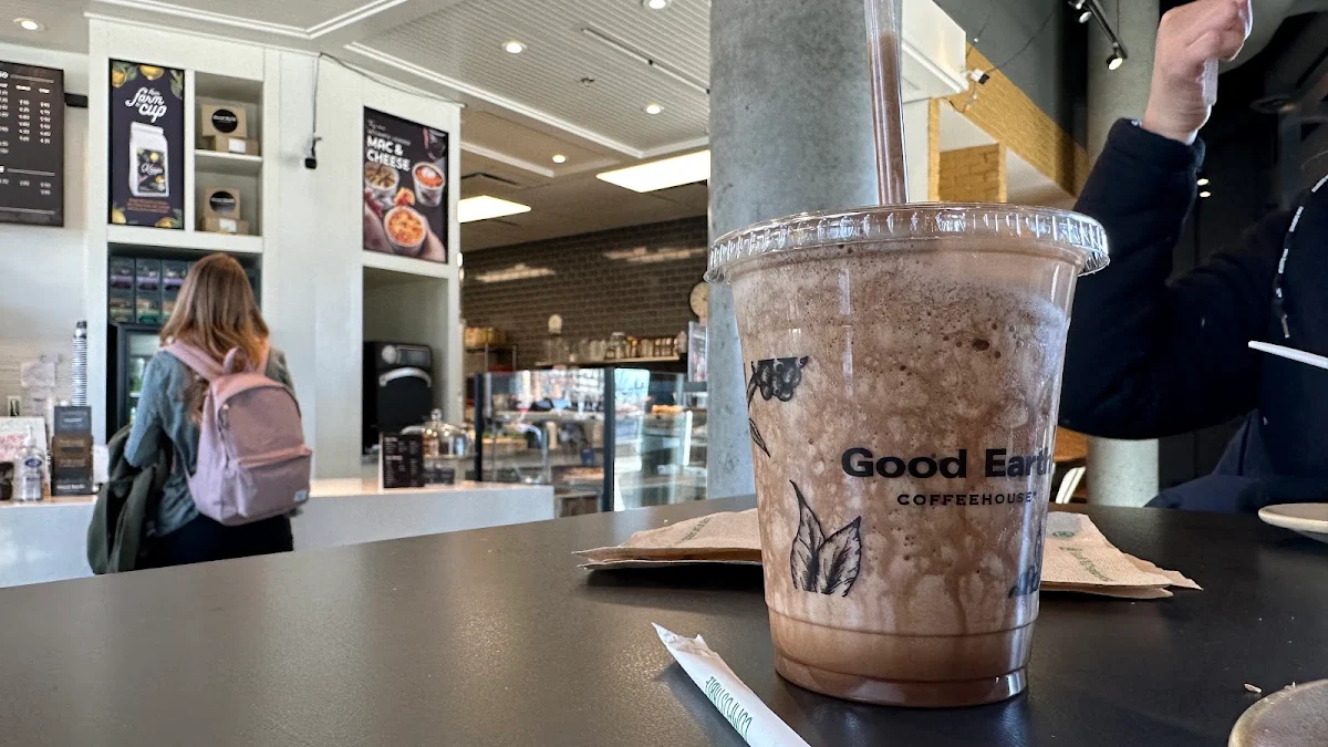 Iced Mocha Latte, Good Earth Coffeehouse - Verve, East Village