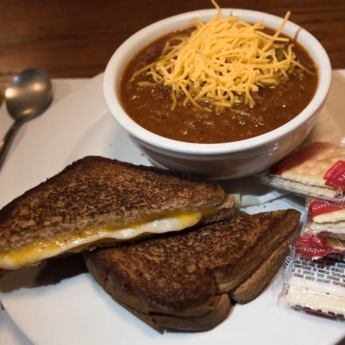 Chilli Con Carne and Grilled Cheese