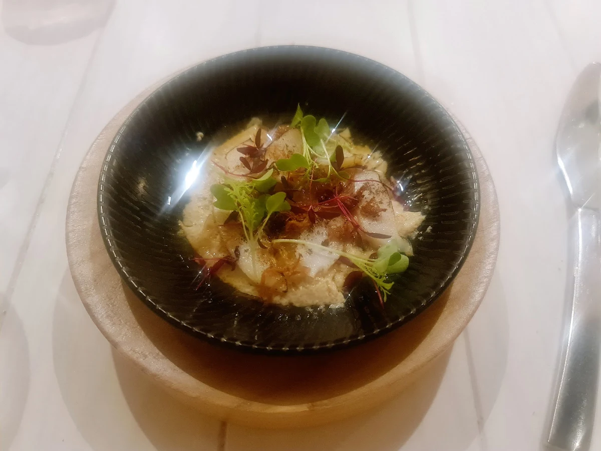 Hiramasa Kingfish Crudo, ABODE Bistro. Bar