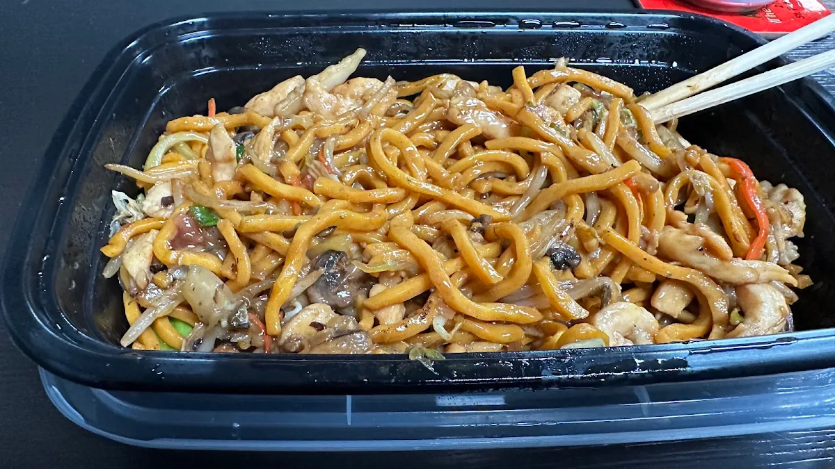 Roast Pork Lo Mein