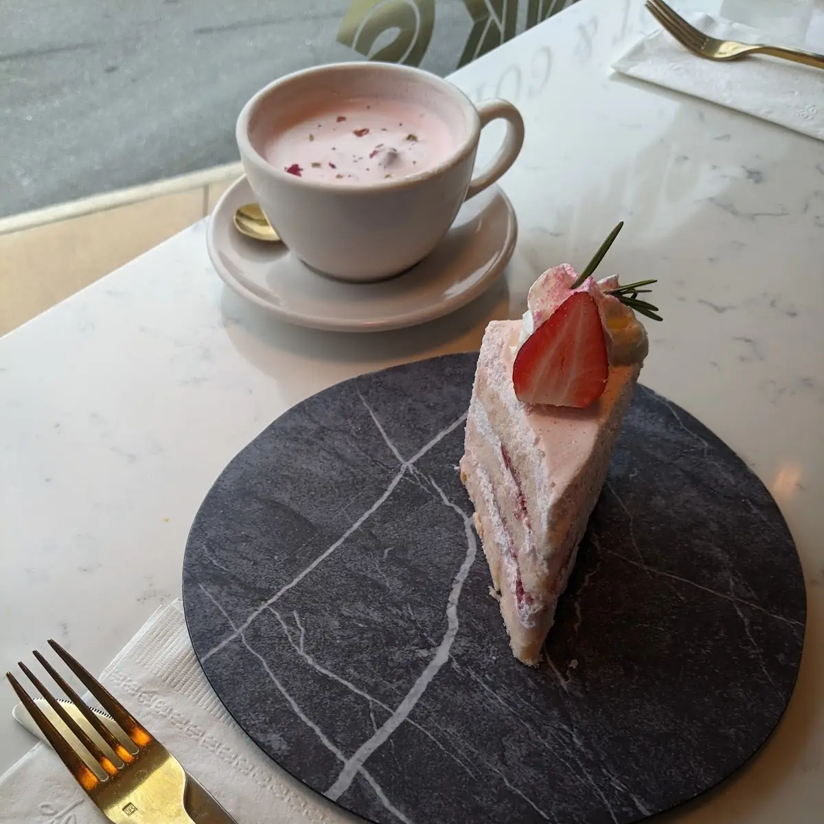 Rose Tea Latte