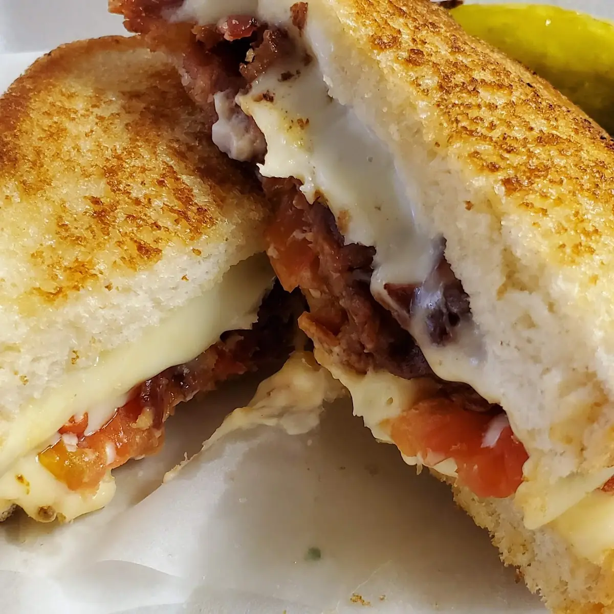 Grilled Cheese with Bacon and Tomato