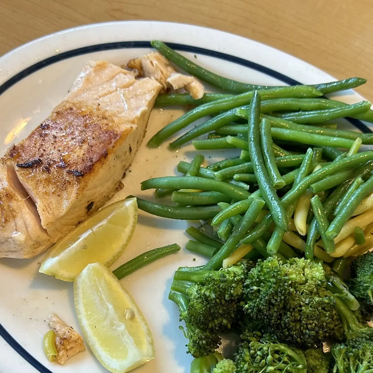 Grilled Salmon with Green Beans and Broccoli