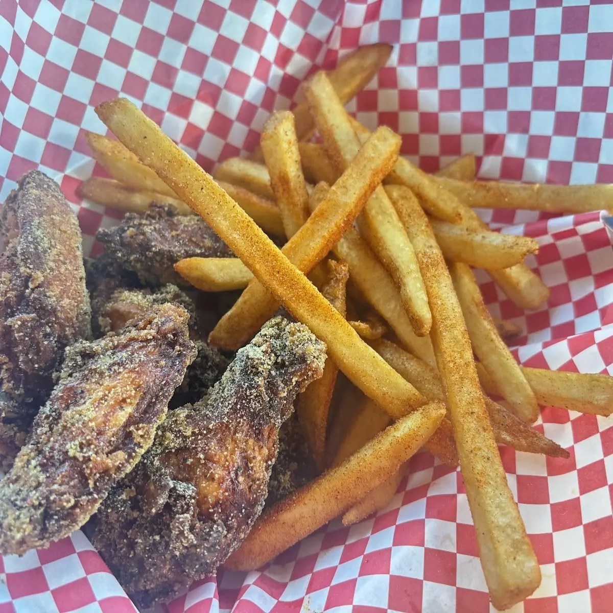 Buffalo Wings w Fries