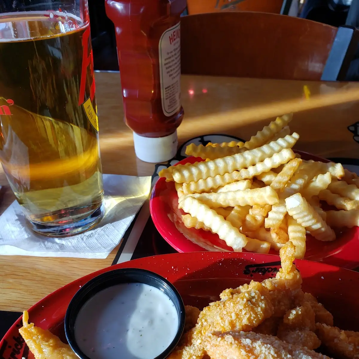 Boneless Chicken Wings with Fries