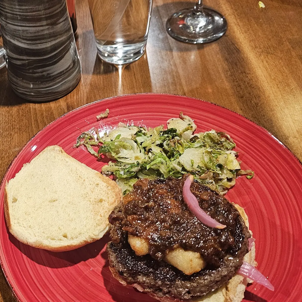 1762 Burger