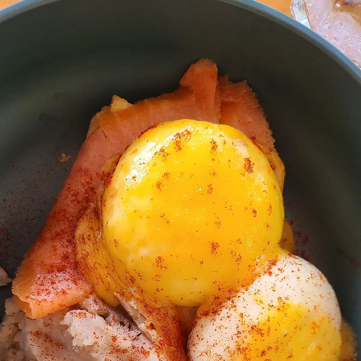 Salmon Benedict Con Majado De Viandas